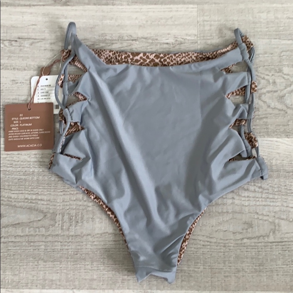 Acacia swimwear queens bottom NWT